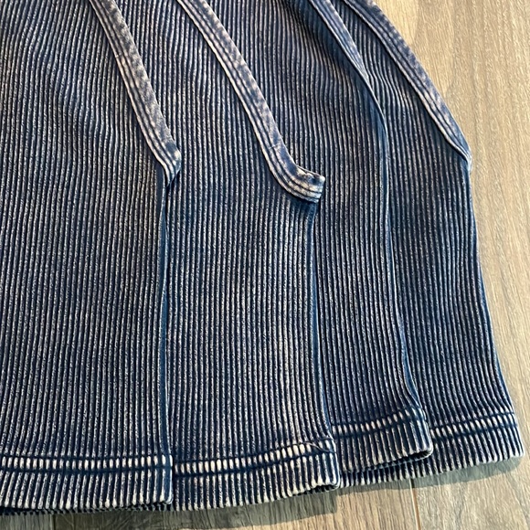 NWOT Free People // Happiness Runs Crop Tank - XS/S - Picture 6 of 6